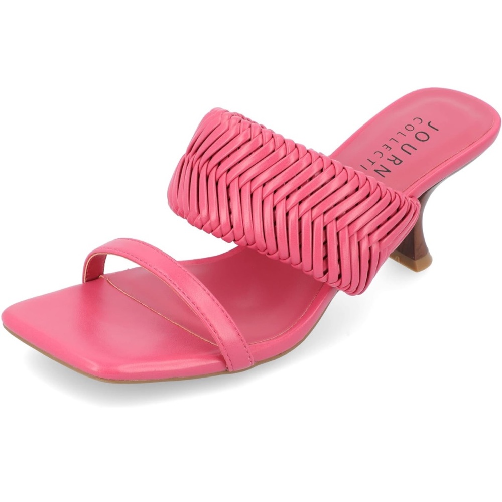 New. Journee Collection Women's Tru Comfort Foam™ Monyka Pump.